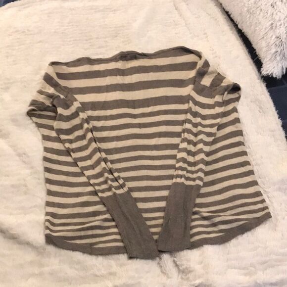 Tan and gray-ish green striped sweater - Picture 4 of 4